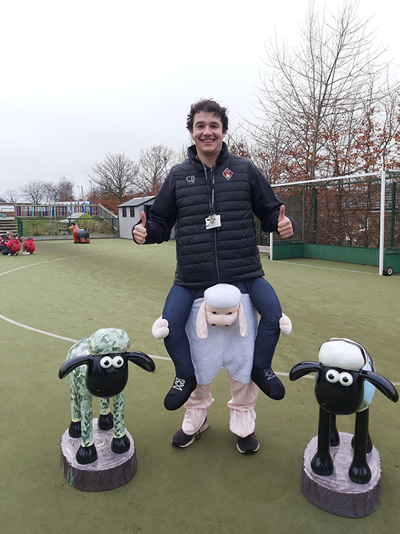 St Oswald's Shaun the Sheep 'Shuffle' (2)