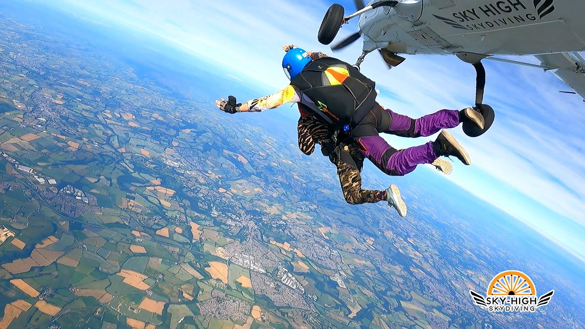 6_Freefall_000669_0_v_#c