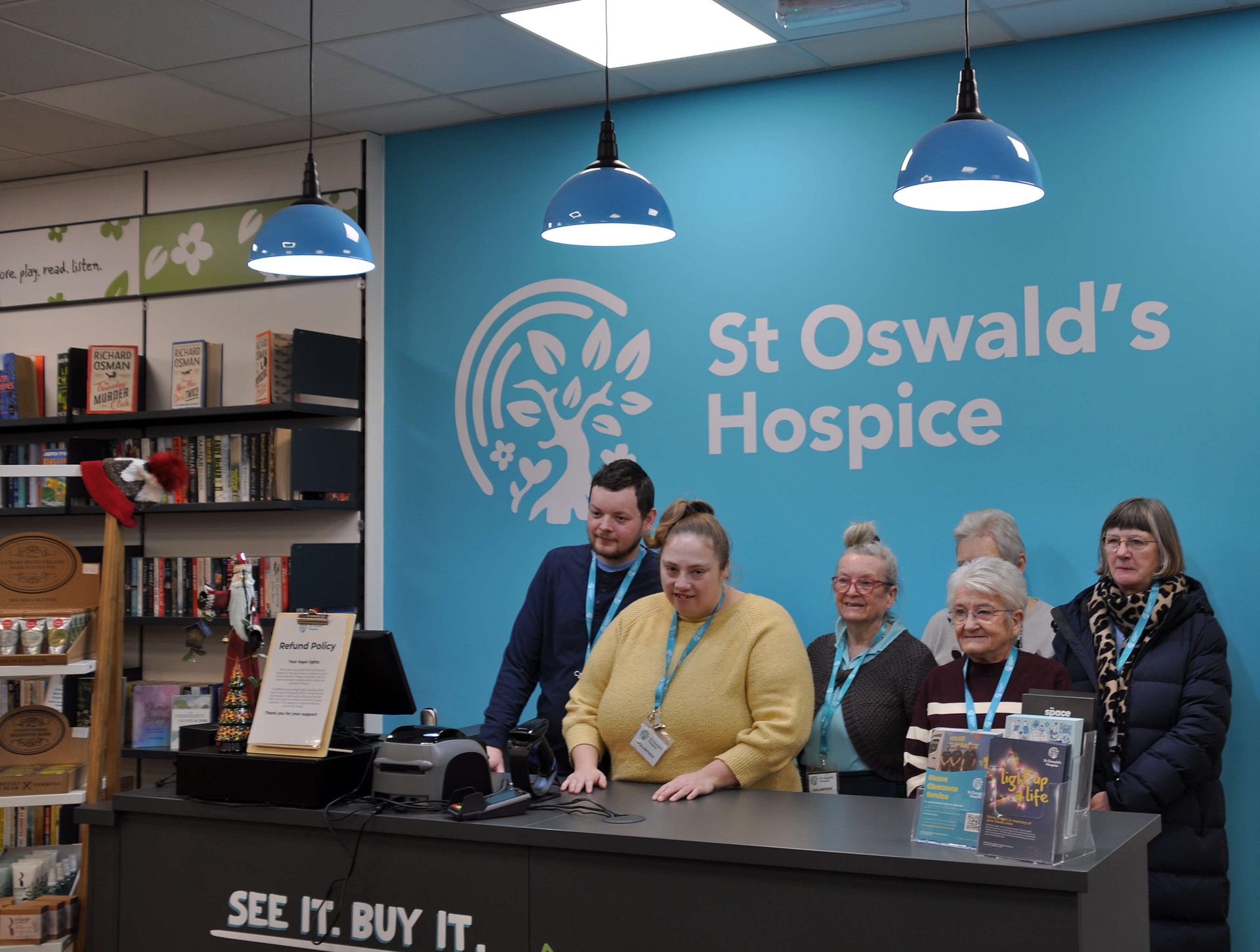 volunteers. Photo by Victoria Najafi